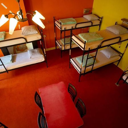Strowis Hostel Утрехт Екстериор снимка