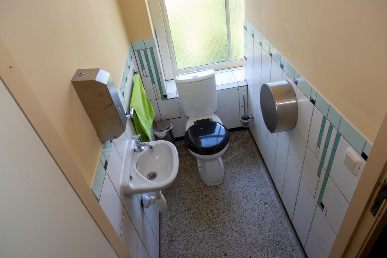 Strowis Hostel Утрехт Екстериор снимка