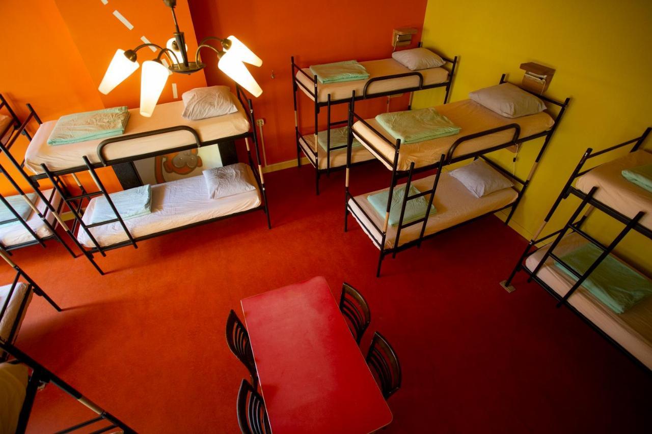 Strowis Hostel Утрехт Екстериор снимка