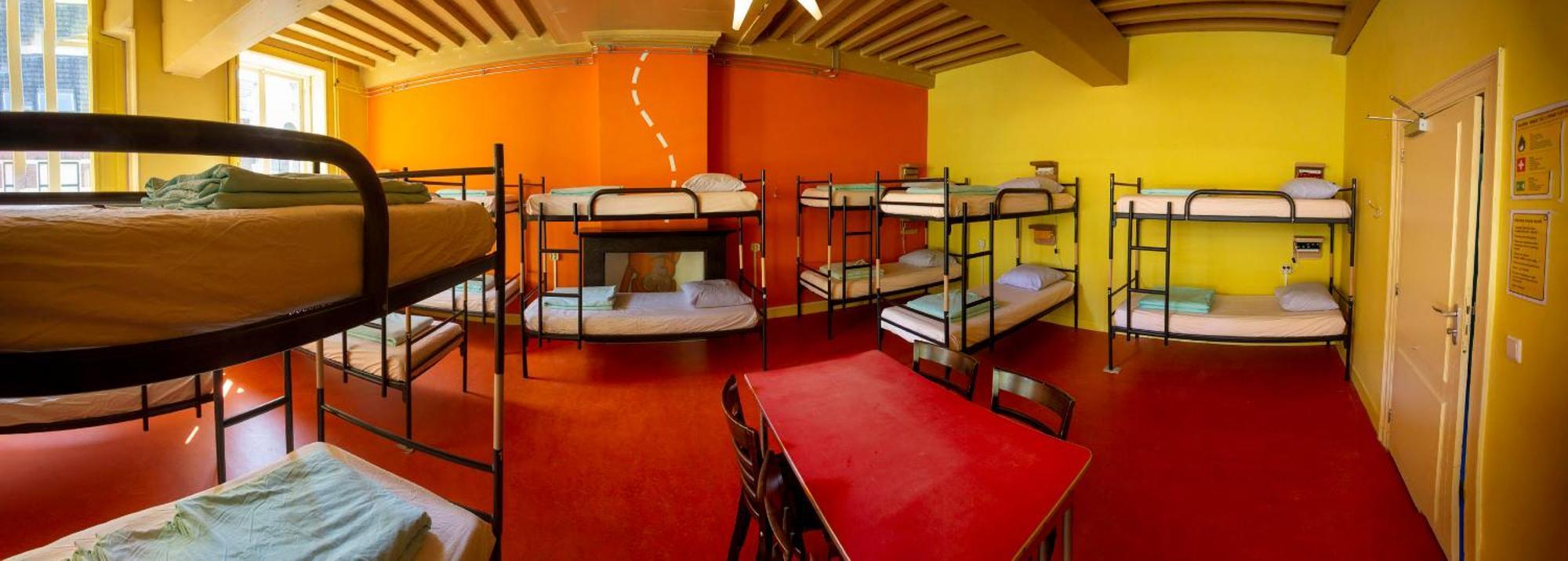 Strowis Hostel Утрехт Екстериор снимка